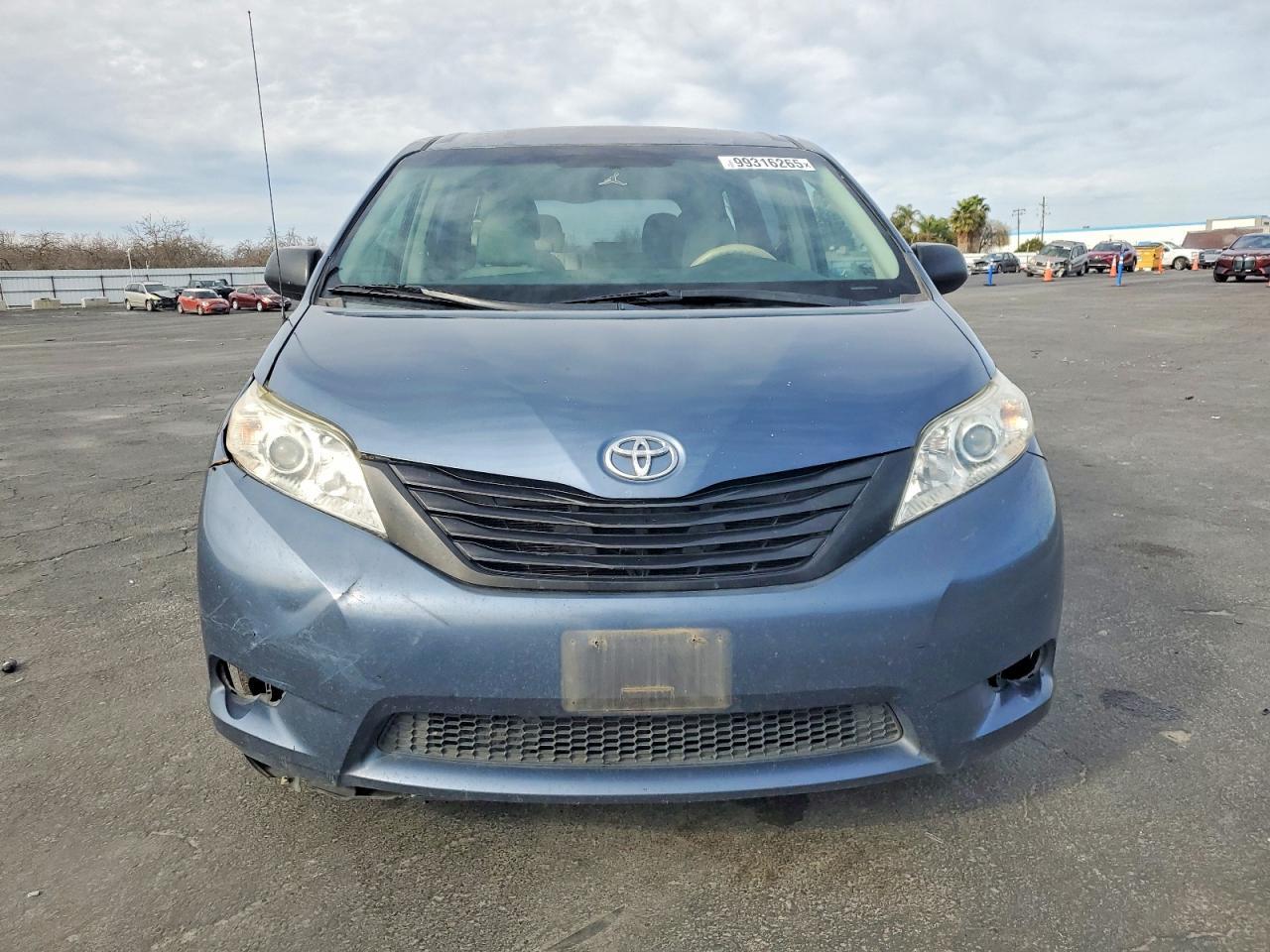 2014 TOYOTA SIENNA