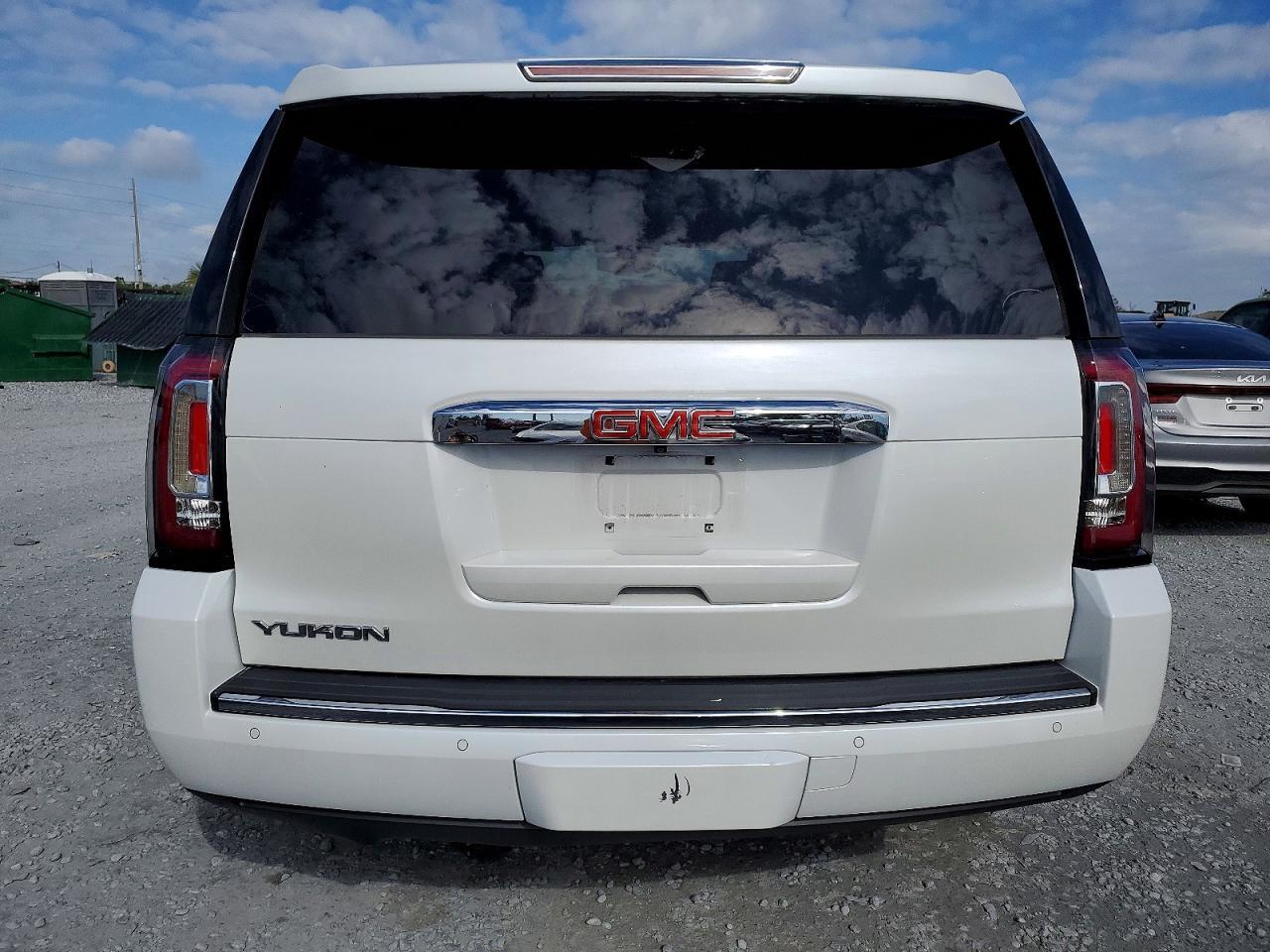 2016 GMC Yukon