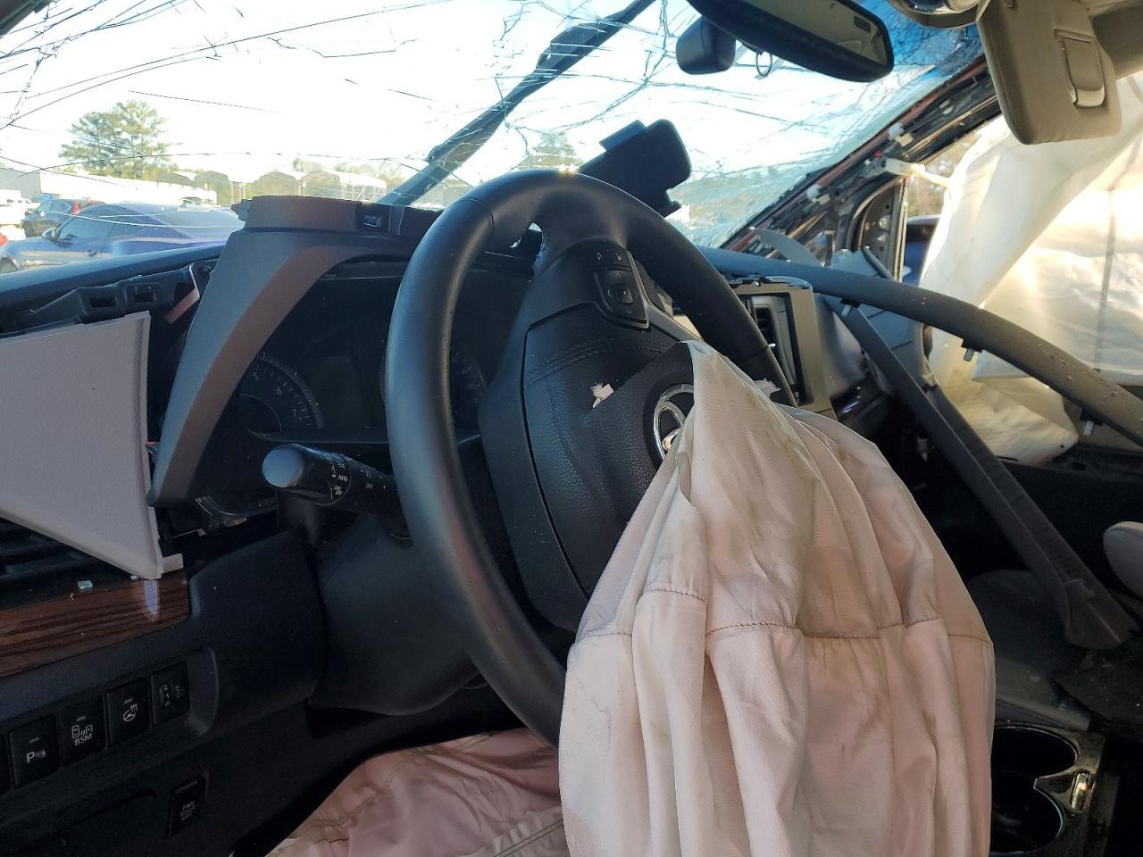 2016 TOYOTA SIENNA