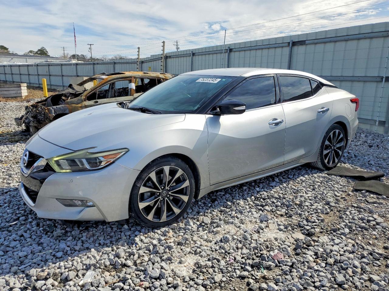2016 NISSAN Maxima
