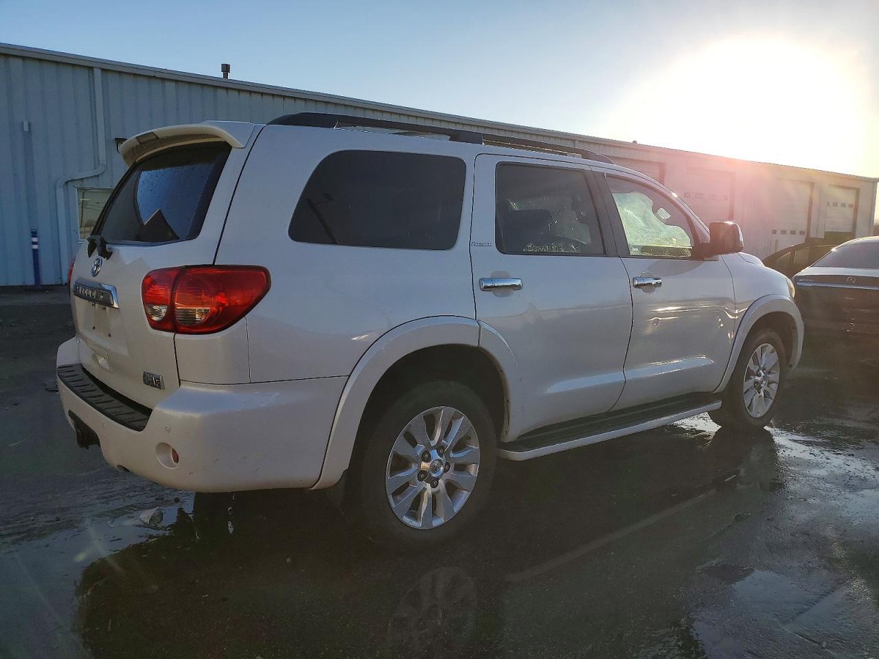 2008 TOYOTA Sequoia