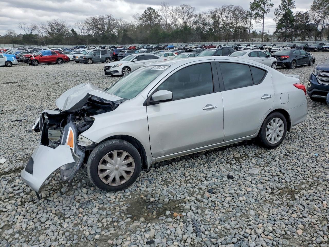 2018 NISSAN VERSA