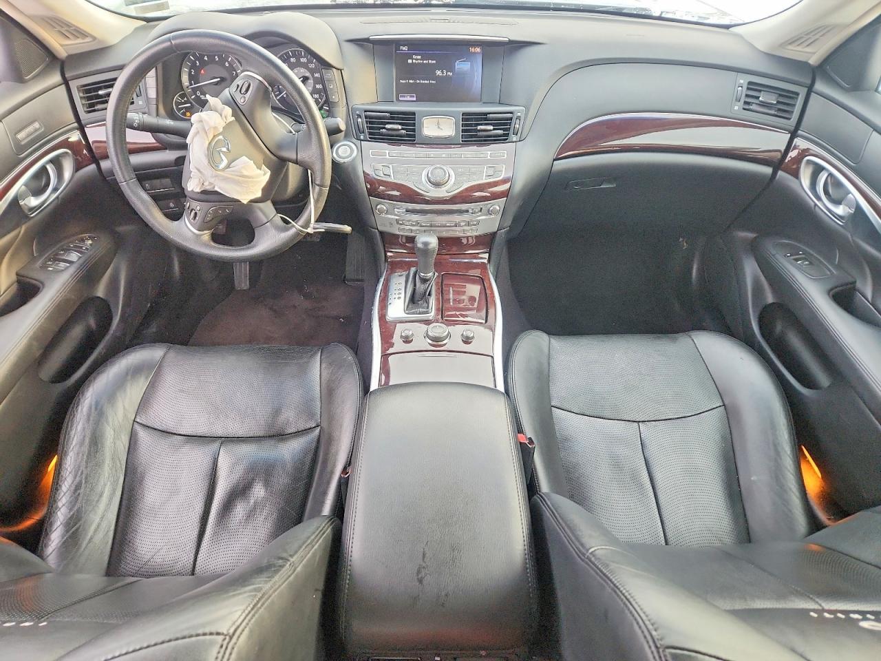 2011 INFINITI M37