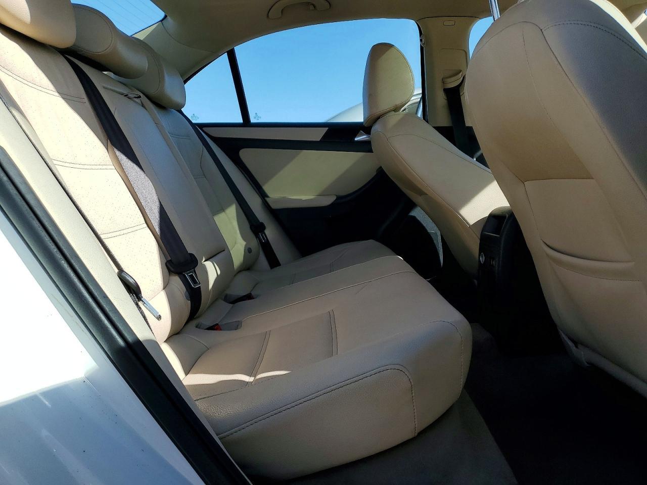 2011 VOLKSWAGEN JETTA
