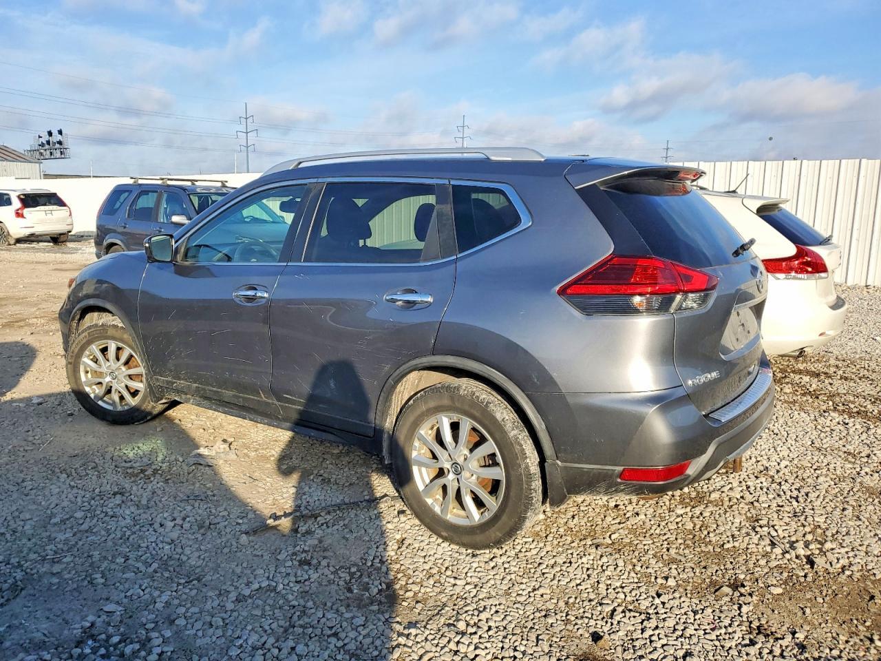 2017 NISSAN ROGUE