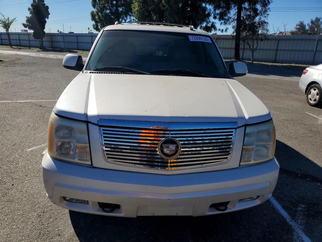2002 CADILLAC ESCALADE
