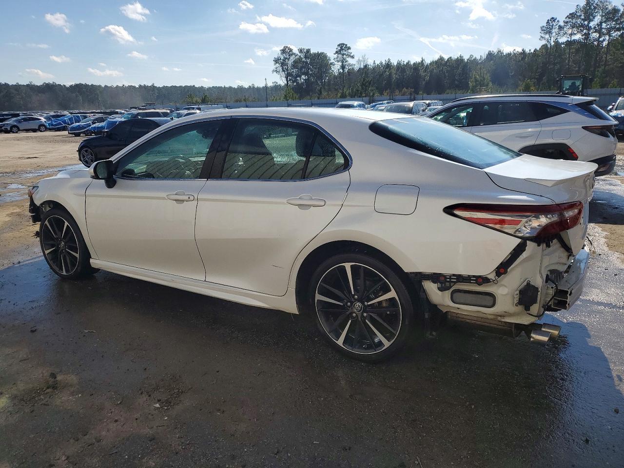 2018 TOYOTA CAMRY