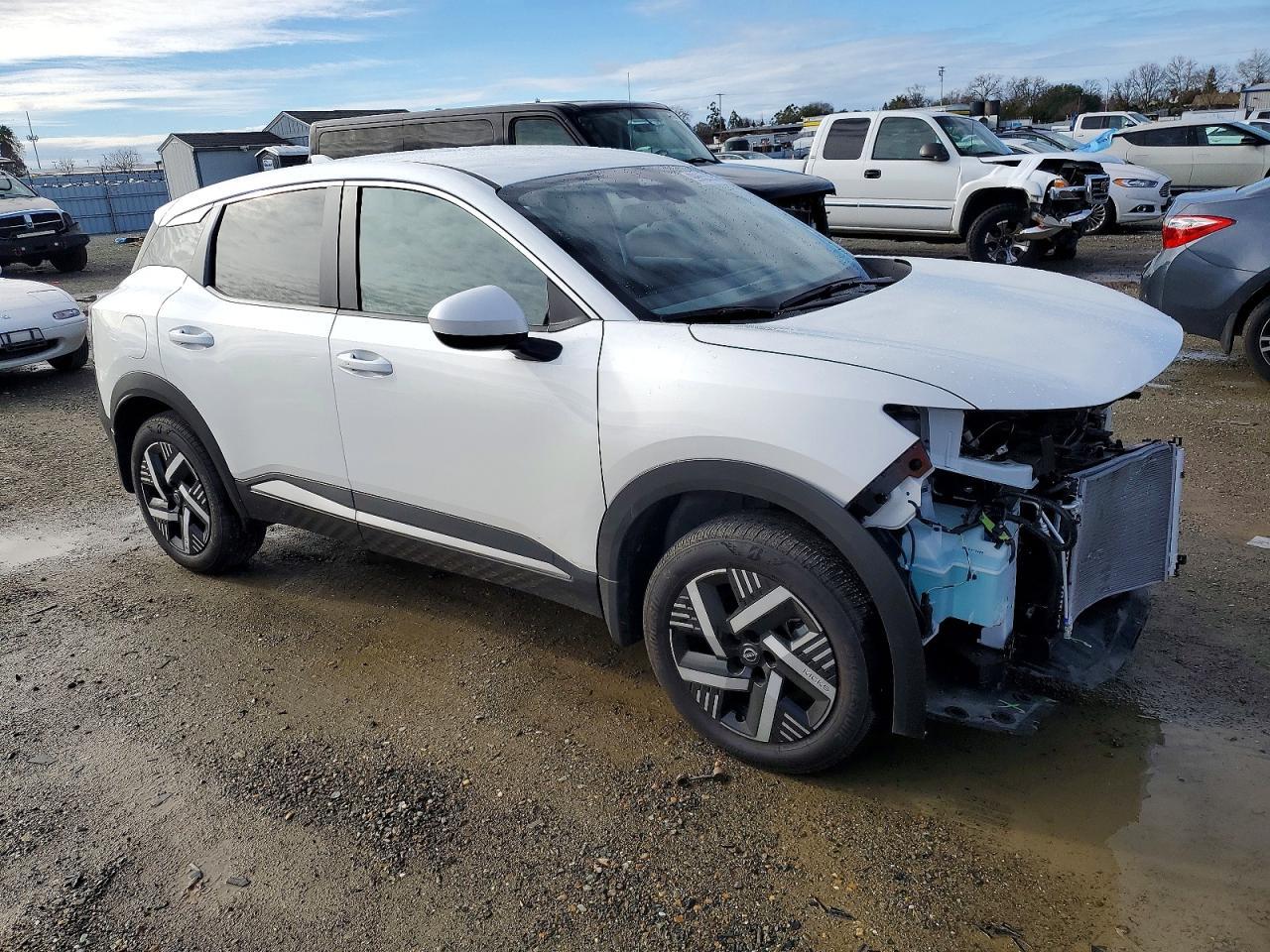 2025 NISSAN KICKS