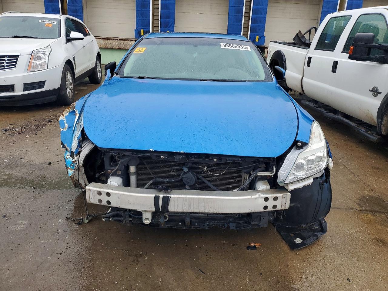 2011 INFINITI G37