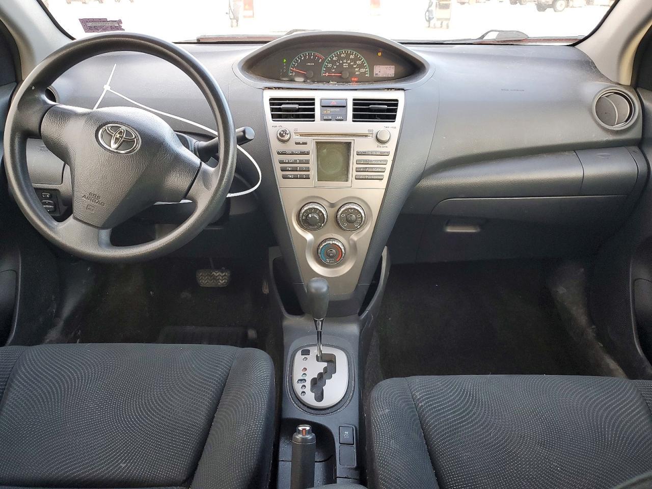 2011 TOYOTA YARIS
