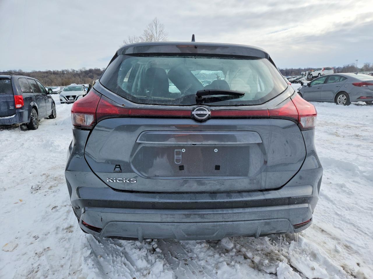 2024 NISSAN KICKS