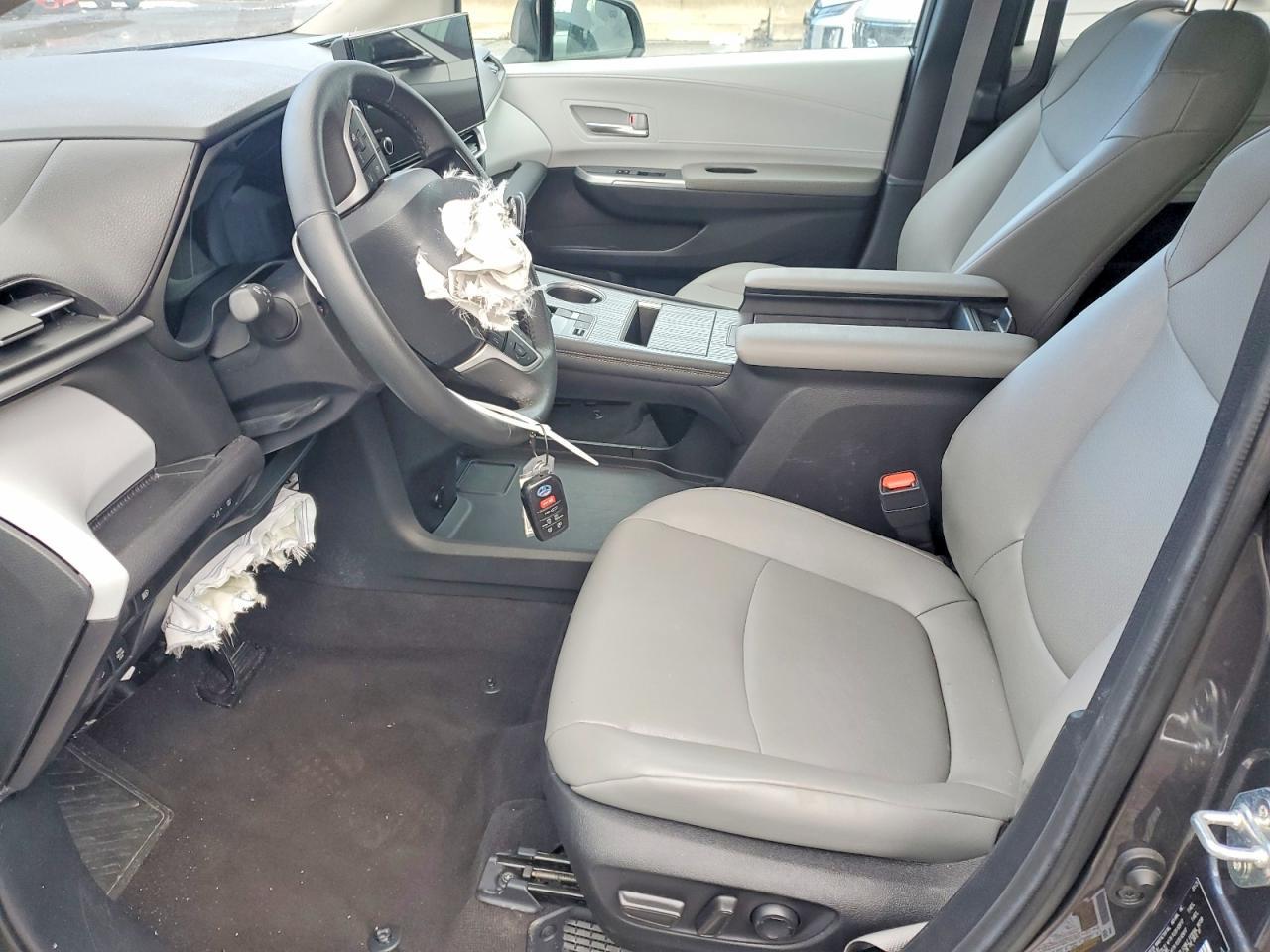 2025 TOYOTA SIENNA