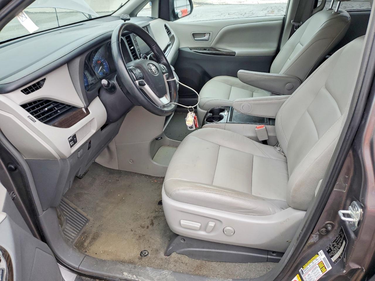 2019 TOYOTA SIENNA