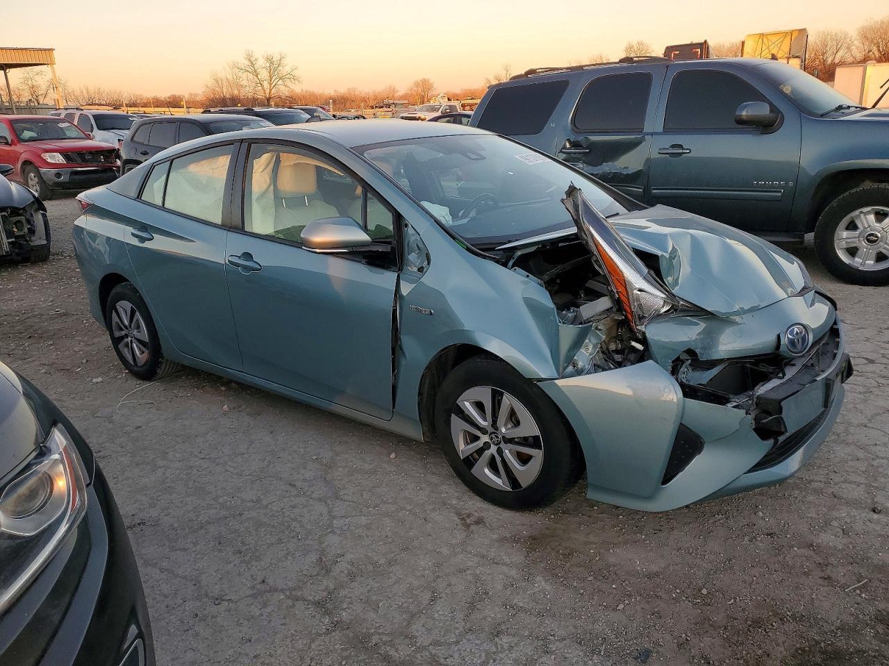 2017 TOYOTA PRIUS