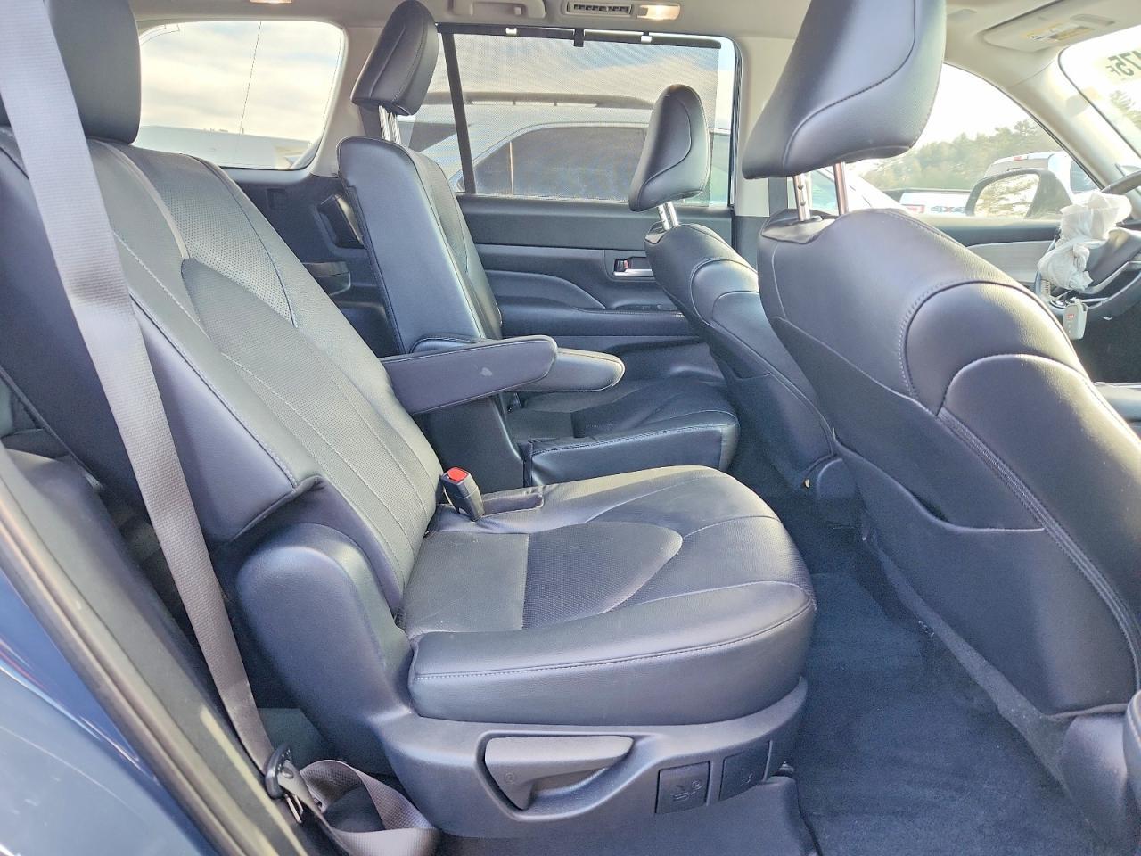 2024 TOYOTA HIGHLANDER