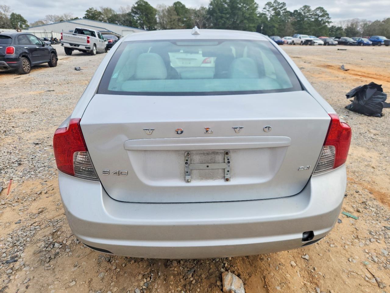2010 VOLVO S40