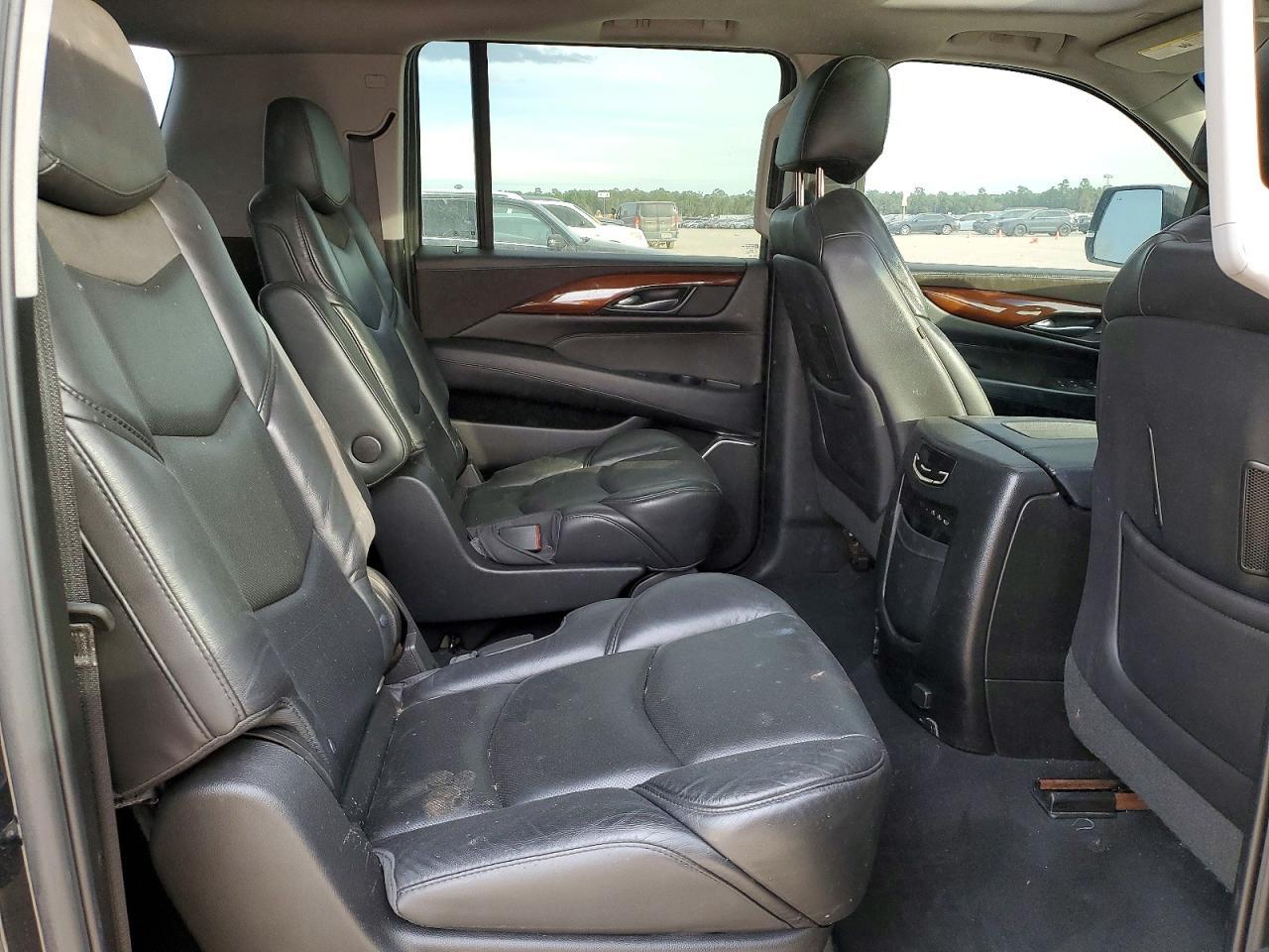 2018 CADILLAC Escalade ESV