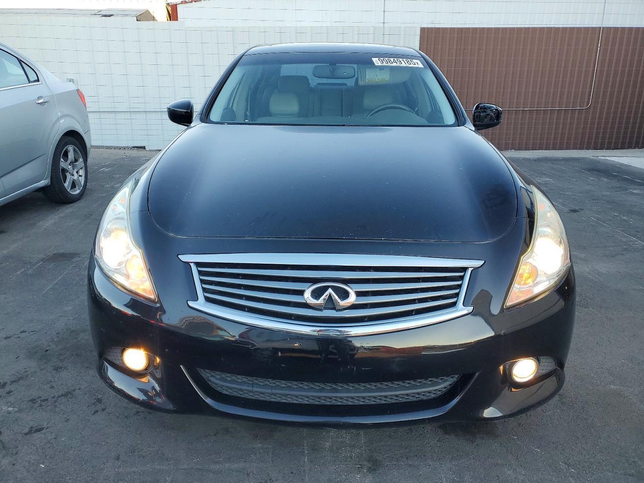 2015 INFINITI Q40