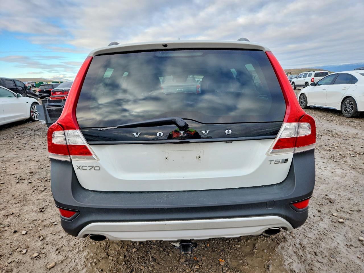 2016 VOLVO XC70
