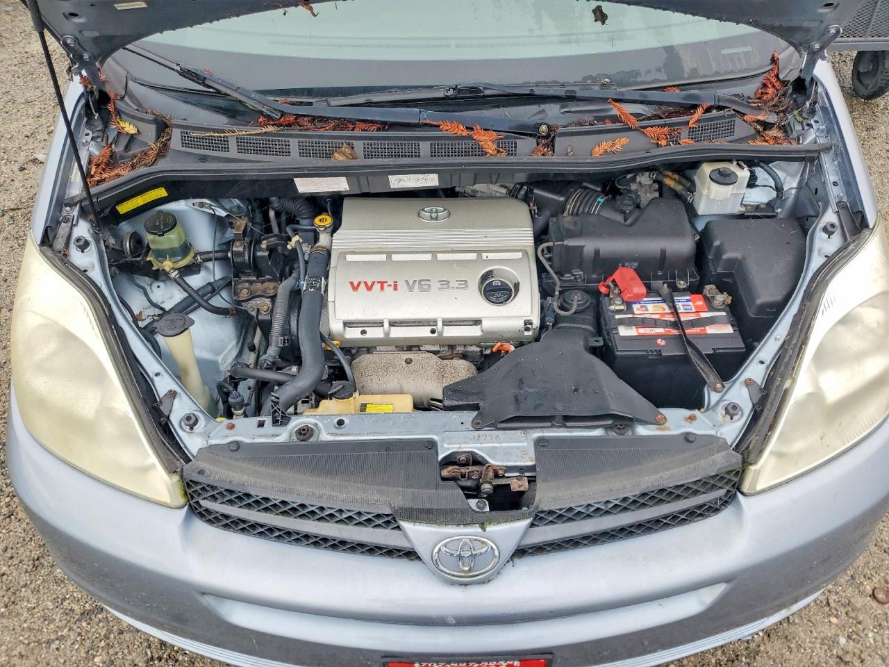 2004 TOYOTA SIENNA