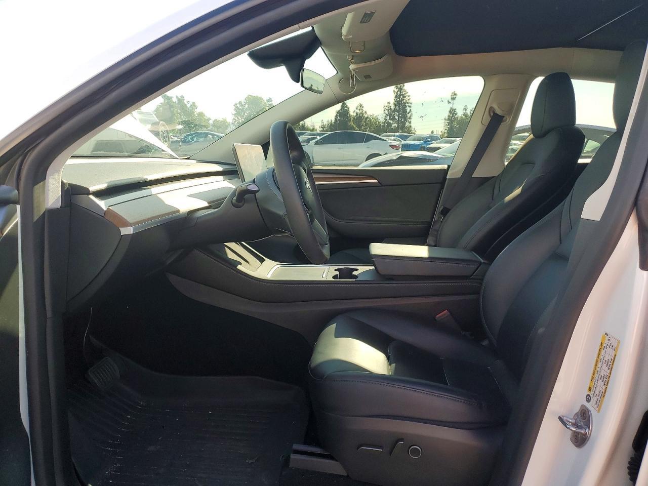 2024 TESLA MODEL Y