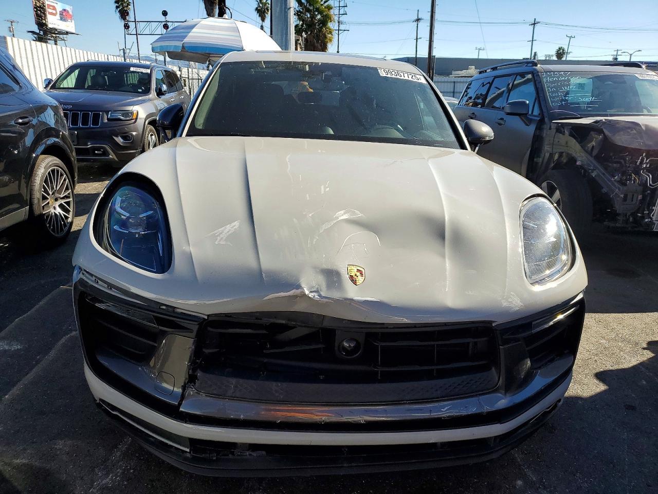 2025 PORSCHE Macan