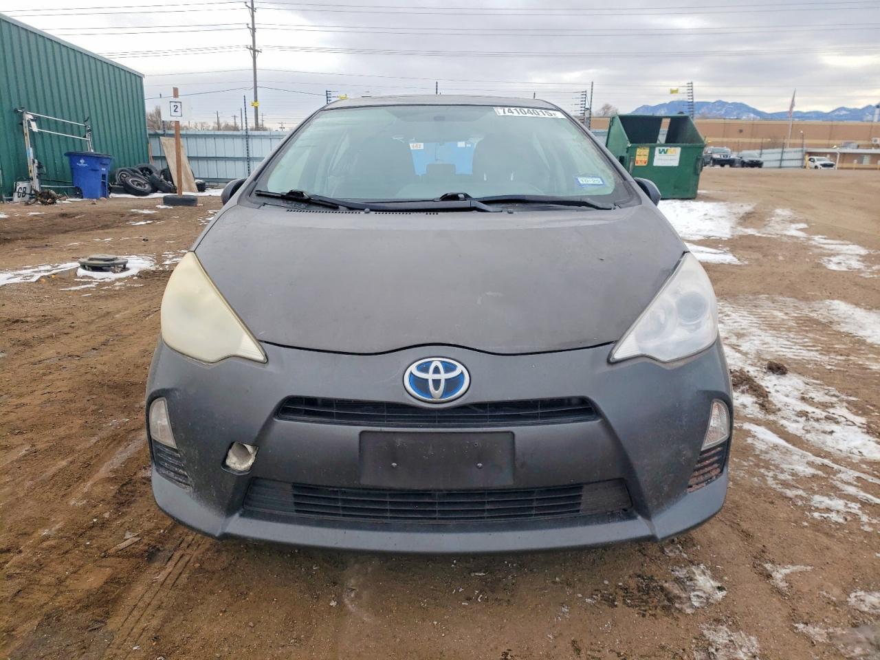 2013 TOYOTA Prius c