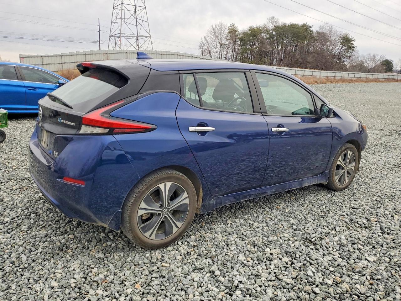 2021 NISSAN LEAF