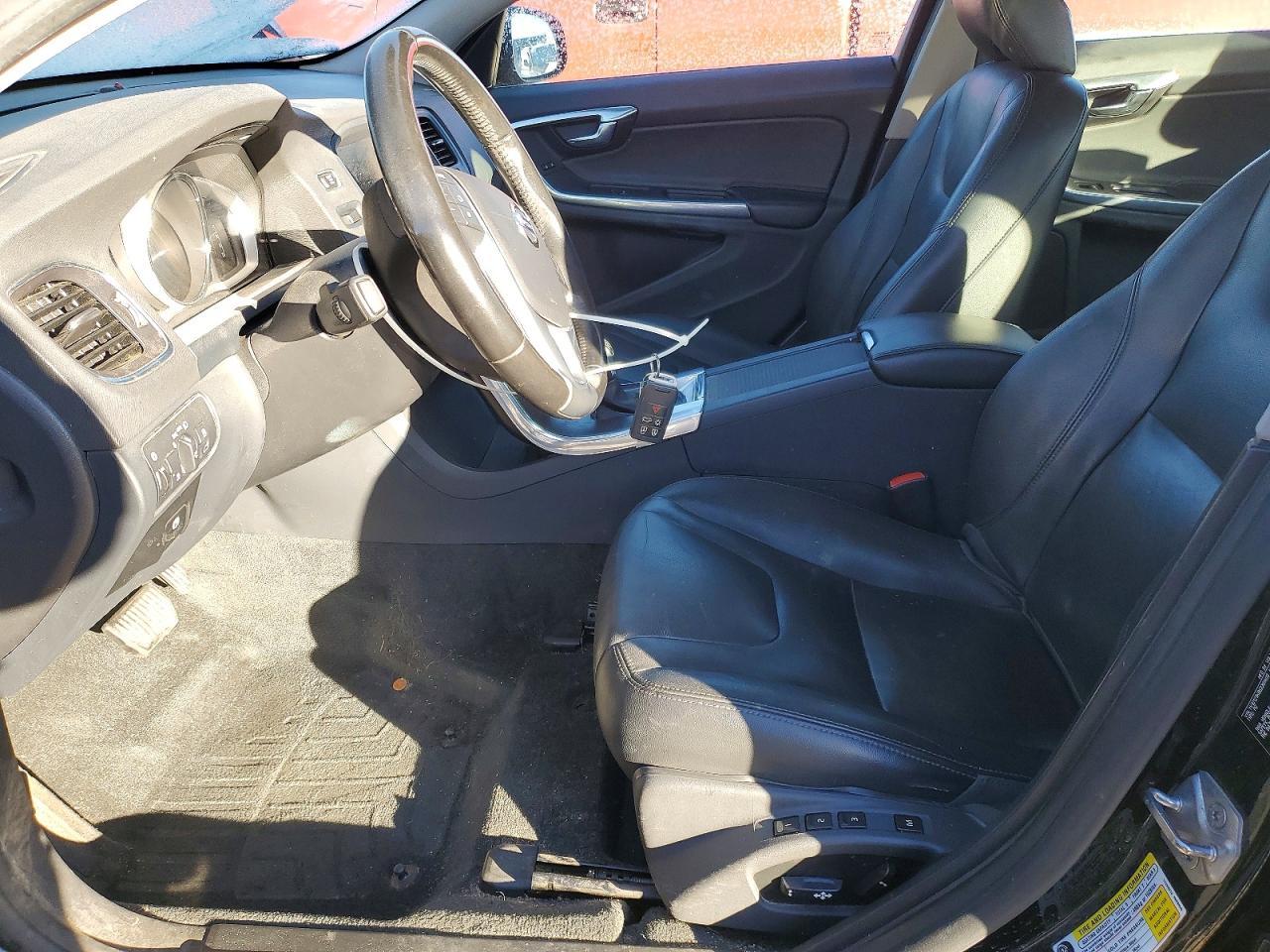 2016 VOLVO S60