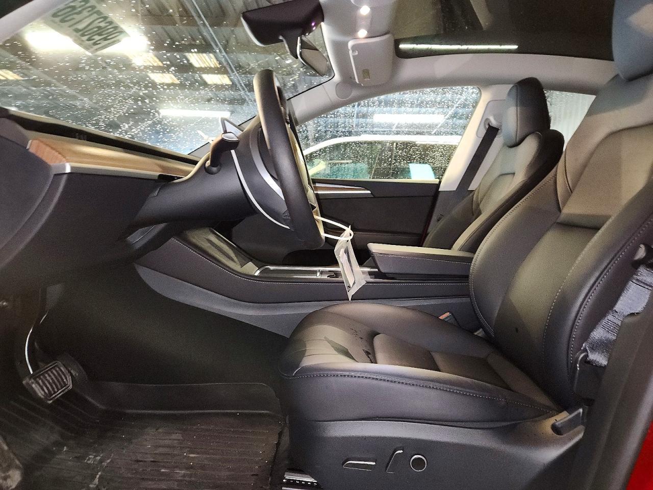2025 TESLA MODEL Y