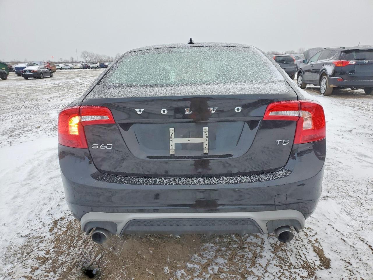 2017 VOLVO S60