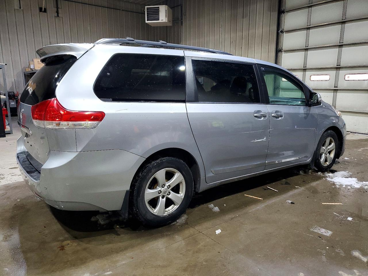2014 TOYOTA SIENNA