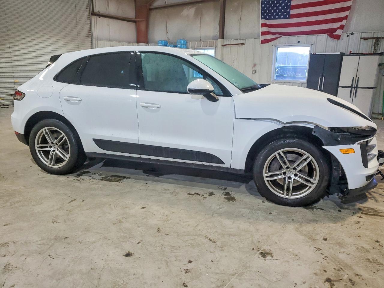2021 PORSCHE Macan