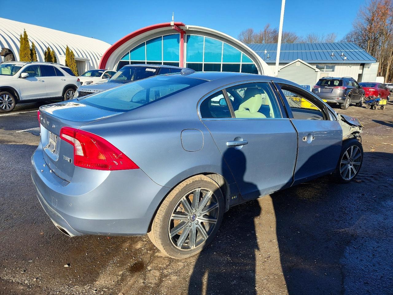 2017 VOLVO S60