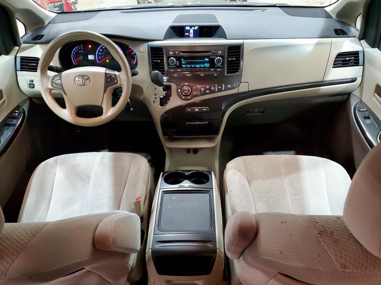 2014 TOYOTA SIENNA