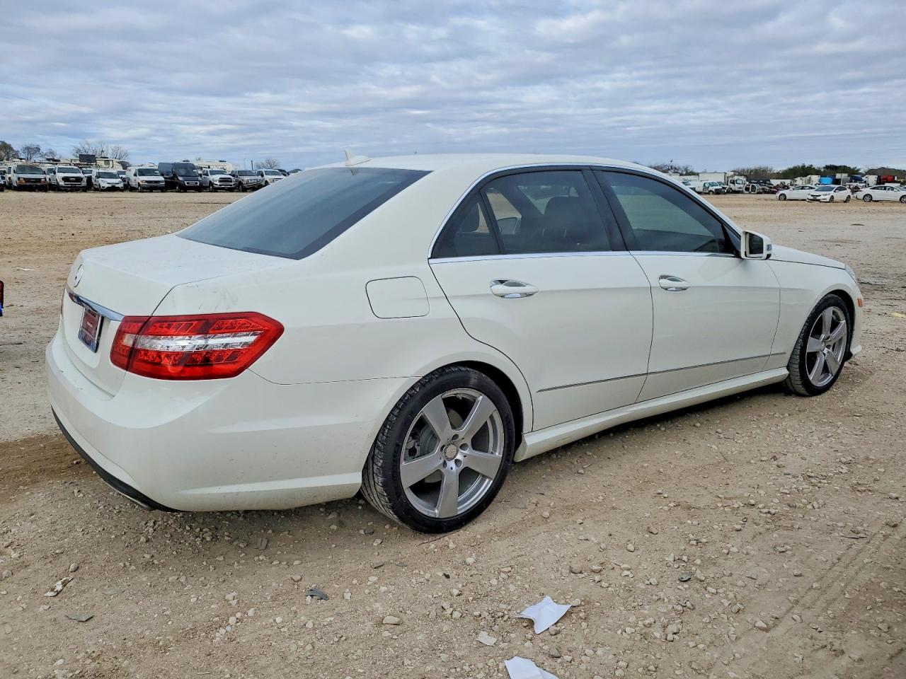 2011 MERCEDES-BENZ E-Class