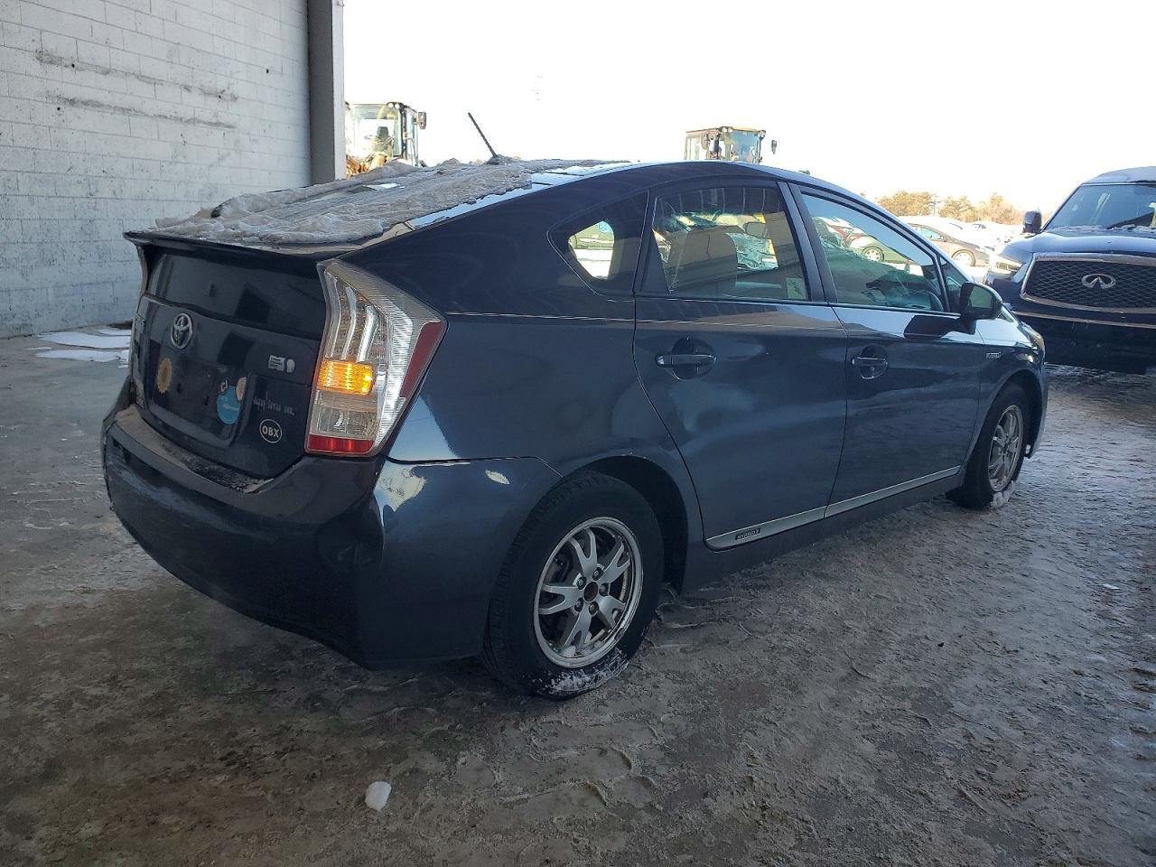 2011 TOYOTA PRIUS