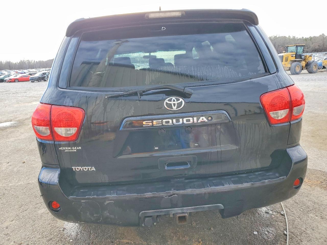 2010 TOYOTA Sequoia