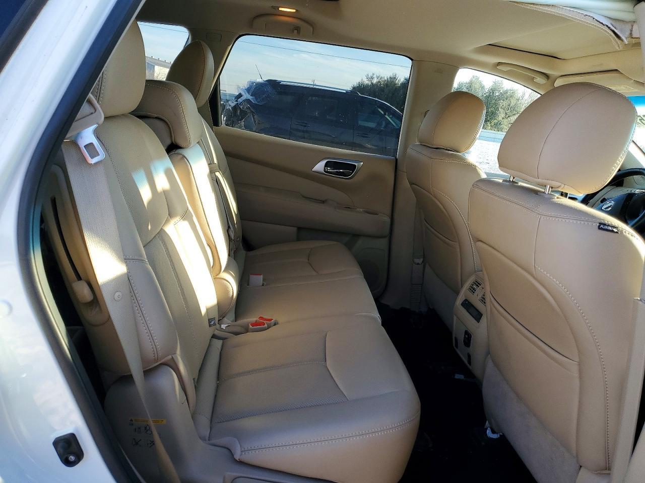 2016 NISSAN PATHFINDER