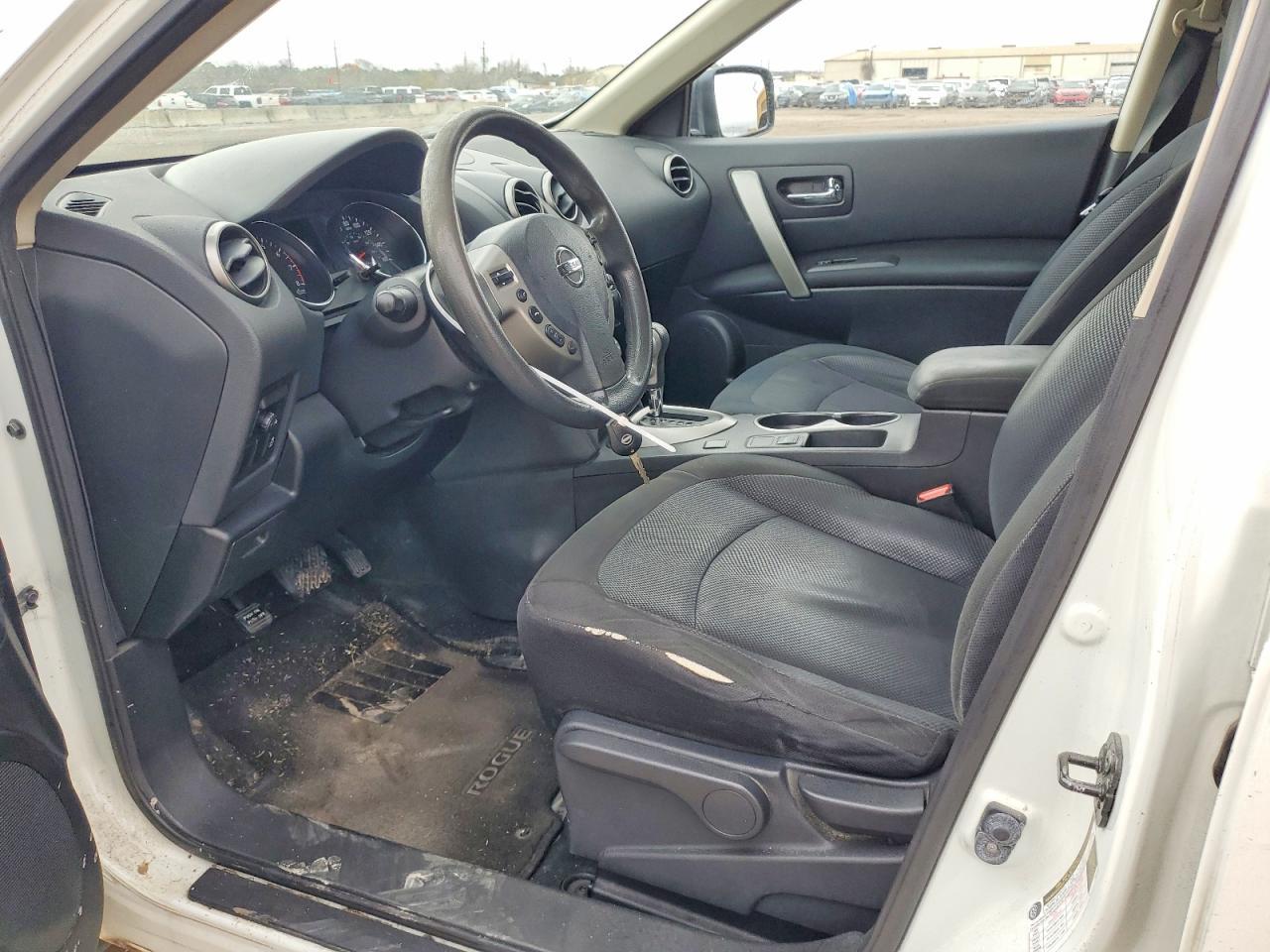 2014 NISSAN ROGUE