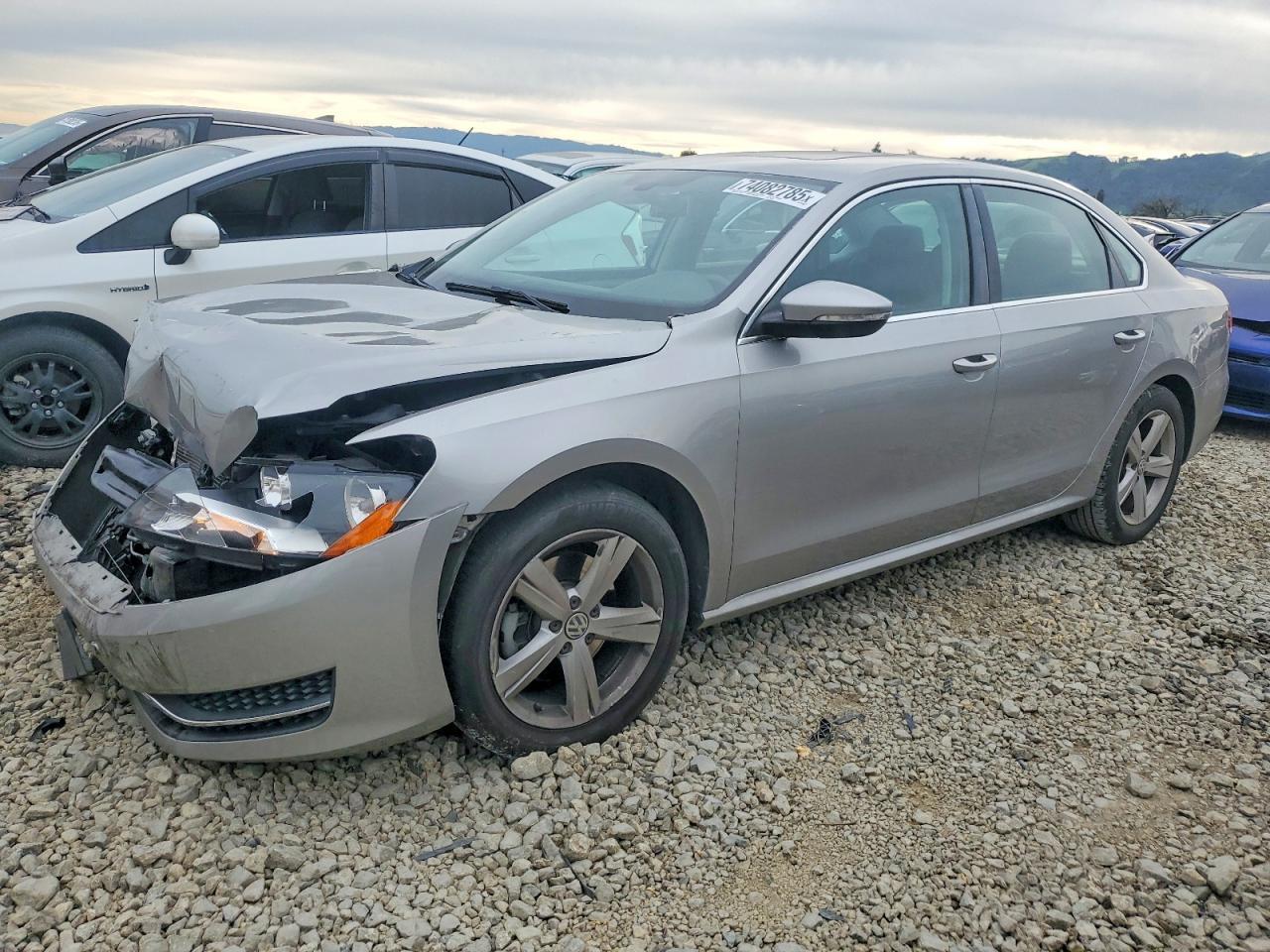 2012 VOLKSWAGEN Passat