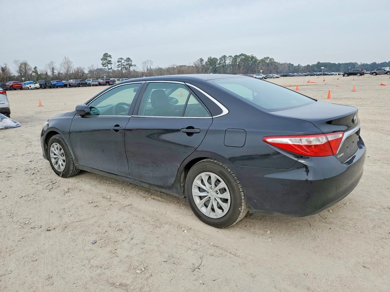 2015 TOYOTA CAMRY