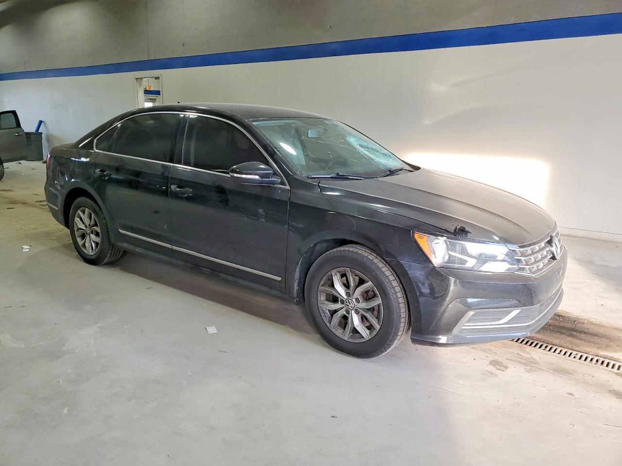 2016 VOLKSWAGEN Passat