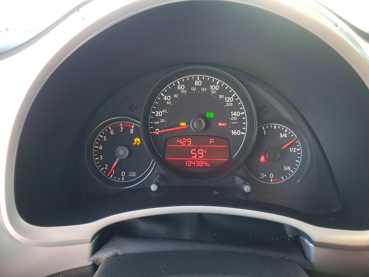 2012 VOLKSWAGEN Beetle