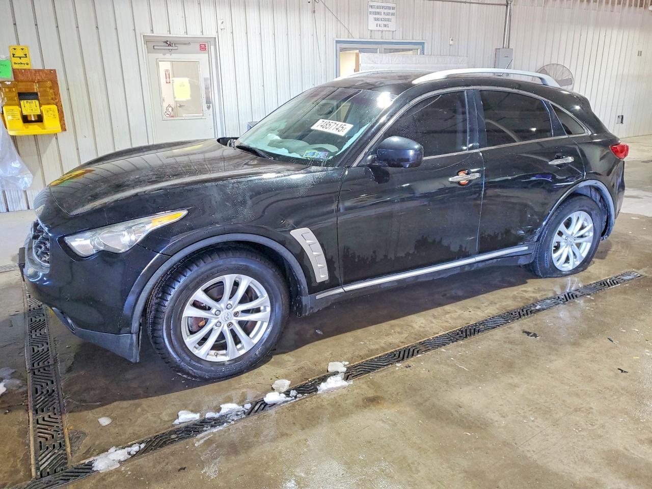 2011 INFINITI FX35