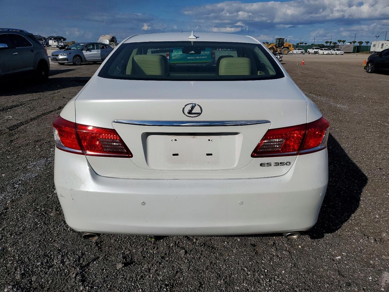 2011 LEXUS ES 350