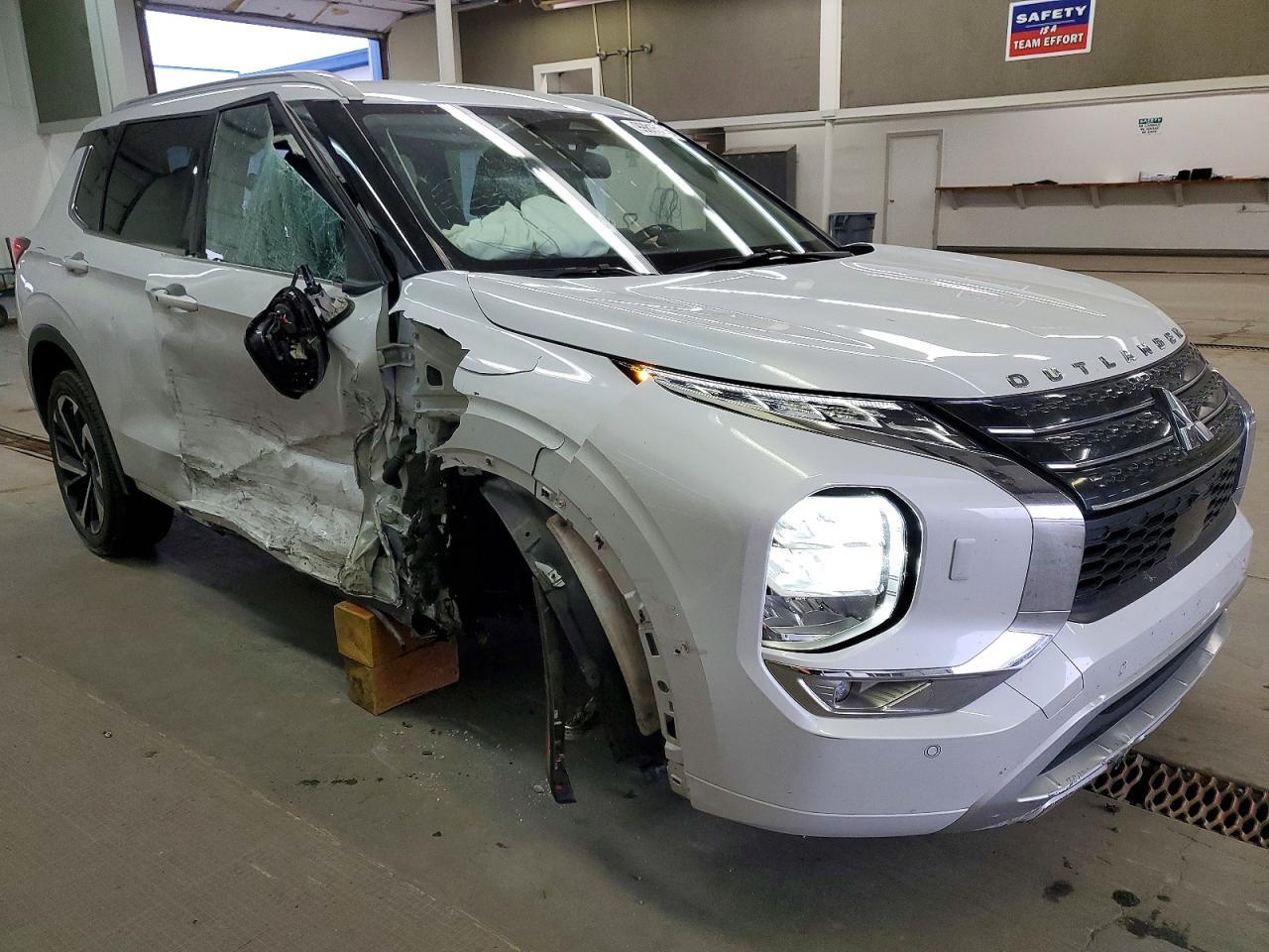 2022 MITSUBISHI outlander