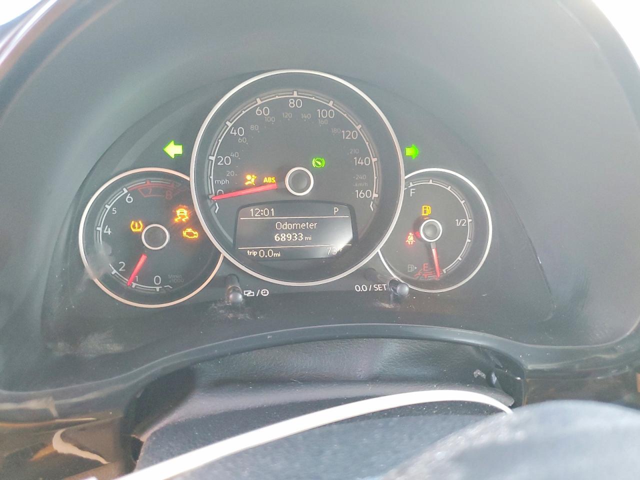 2018 VOLKSWAGEN Beetle