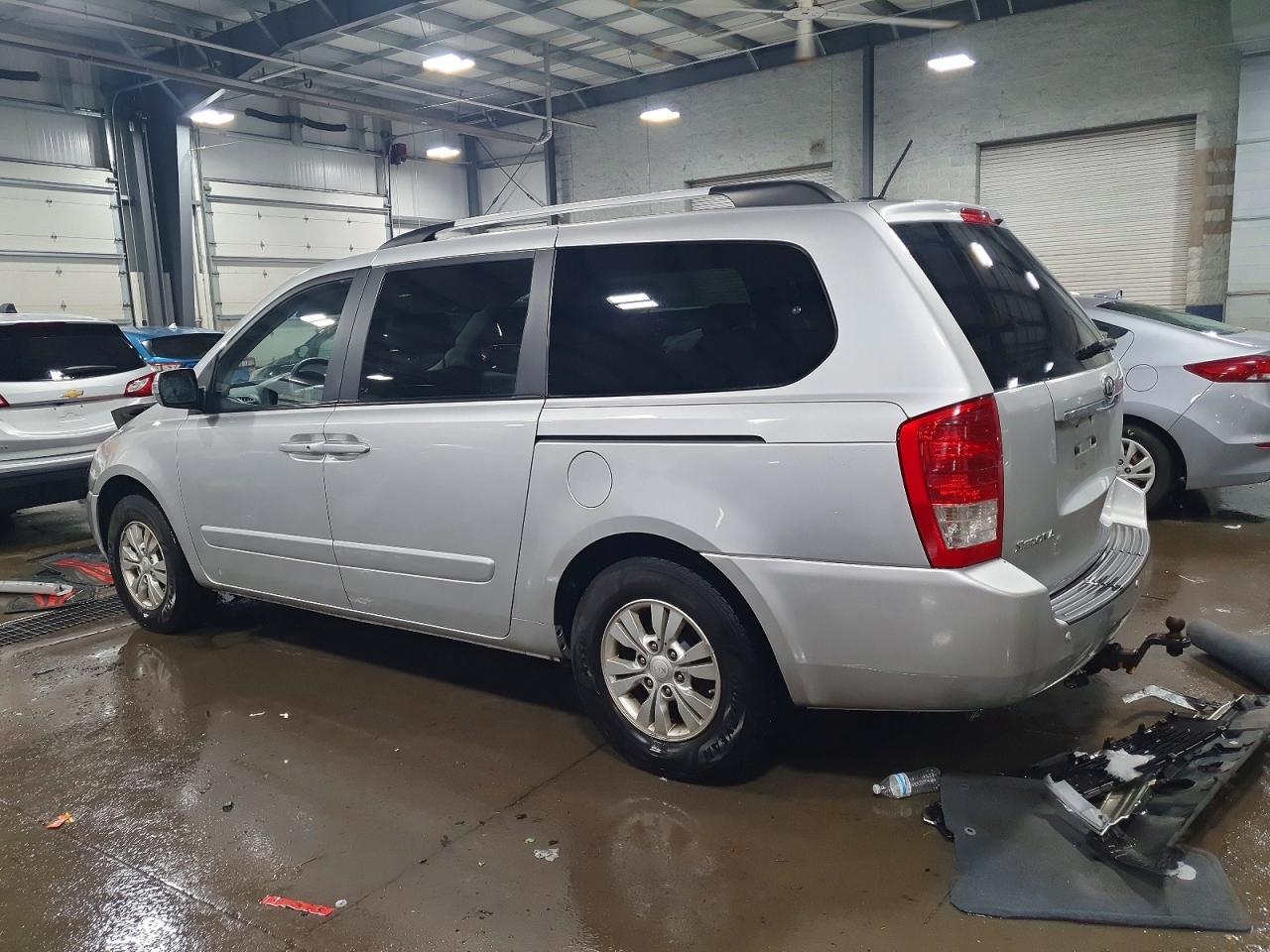 2012 KIA SEDONA