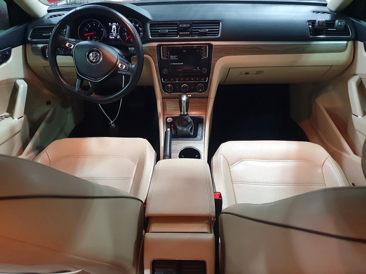 2018 VOLKSWAGEN Passat